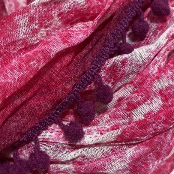 American Eagle Pink Purple Tie Dye Artsy Bohemian Pom Pom Tassels Infinity Scarf - Picture 11 of 16